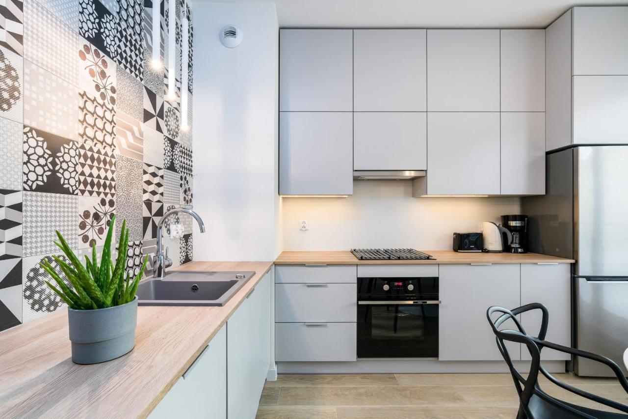 Apartments Poznan Fabryczna By Renters Exterior photo
